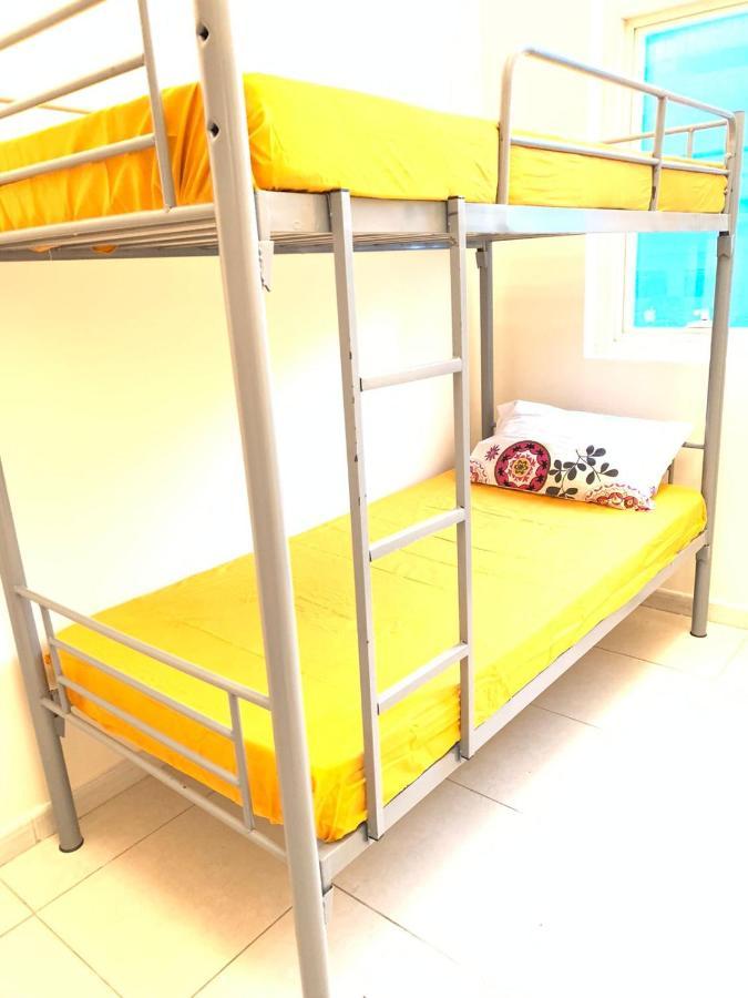 Female Only-Anaruby Backpackers- Metro Station Mashreq Vandrehjem Dubai Eksteriør billede